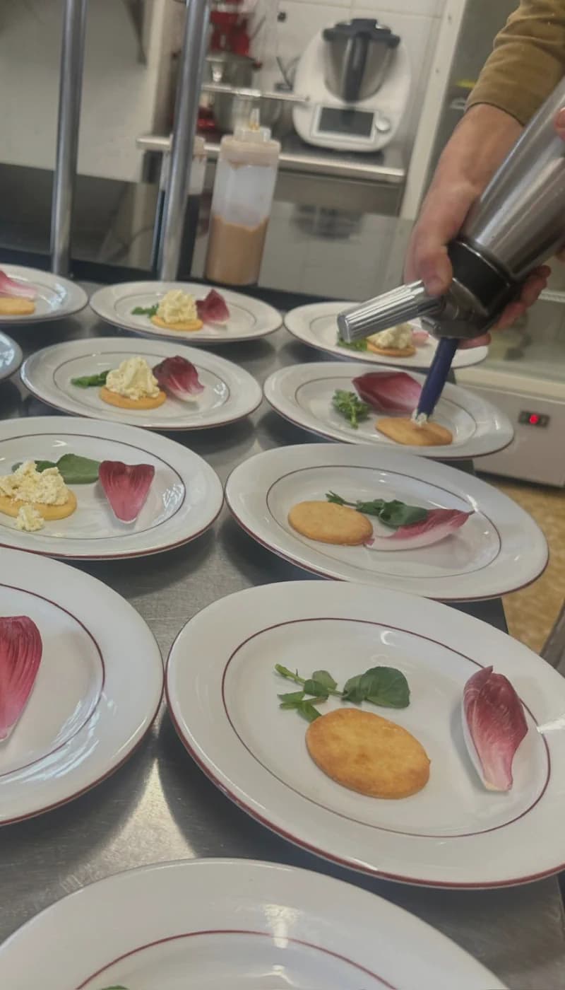 Whipped cream siphon